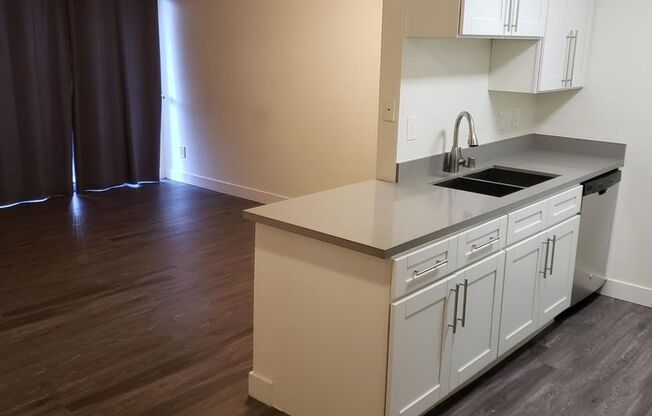 1 bed, 1 bath, 608 sqft, $1,641, Unit 219
