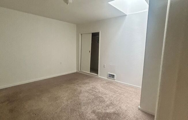 1 bed, 1 bath, 800 sqft, $1,295