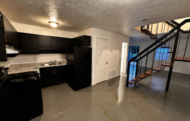 1 10 JOLLY AVE APTS