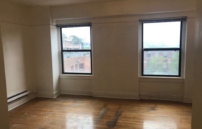 Studio, 1 bath, 380 sqft, $1,450, Unit 301