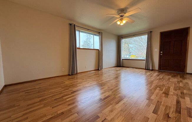 3 bedroom 1.5 bath In North Tacoma!!!