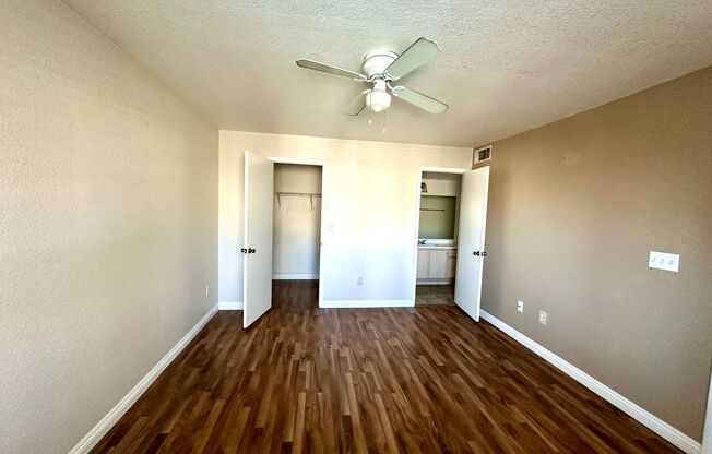 2 beds, 2 baths, $1,299, Unit # 2095