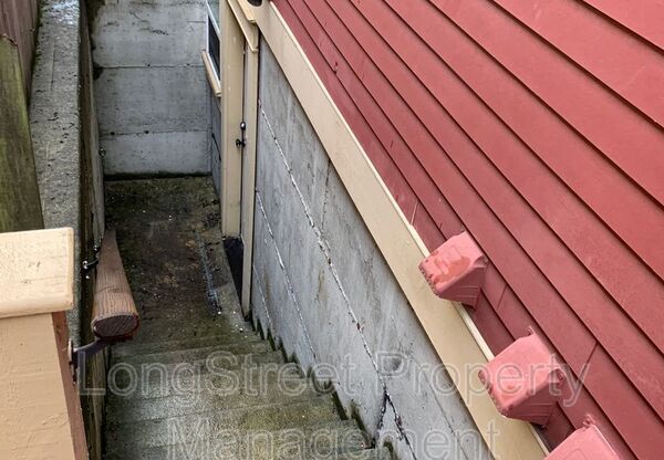 532 NE Sumner Street