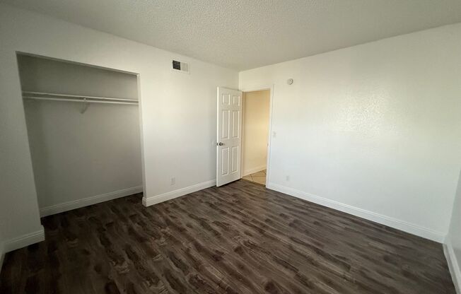 2 beds, 1 bath, 750 sqft, $1,100, Unit 214