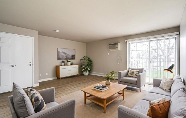 2 beds, 1 bath, 878 sqft, $1,349, Unit 4613-06