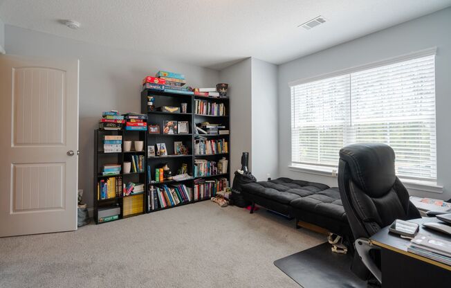 Spacious 4 Bed, 4 Bath Home in HOA Community