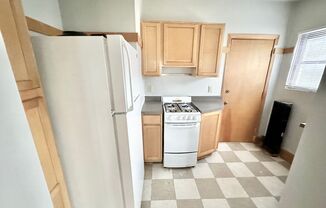 2 beds, 1 bath, $1,160, Unit 04