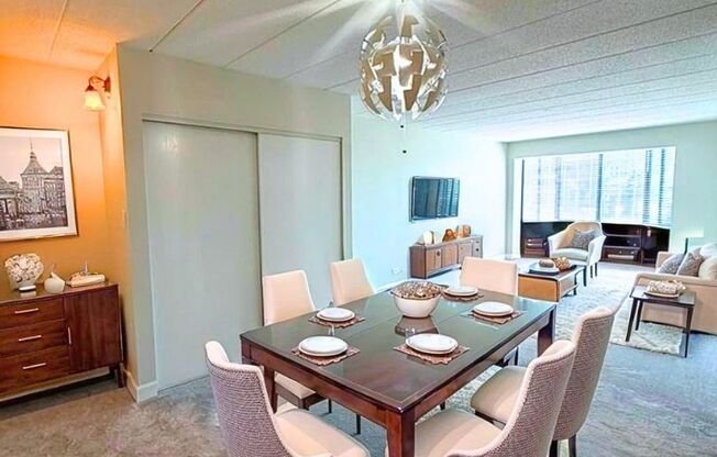 2 beds, 2 baths, 1,039 sqft, $1,935, Unit 606-206