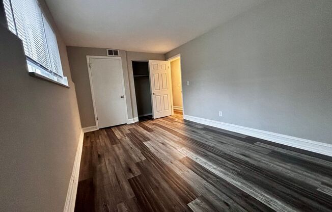 2 beds, 1 bath, $1,195, Unit 4440  Flowerdale Apt D