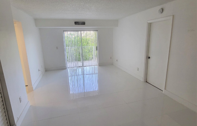 8260 SW 210th St