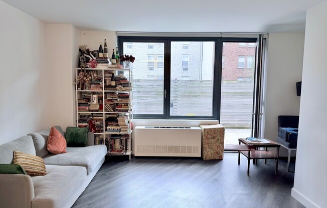 1 bed, 1 bath, $5,600, Unit 2B