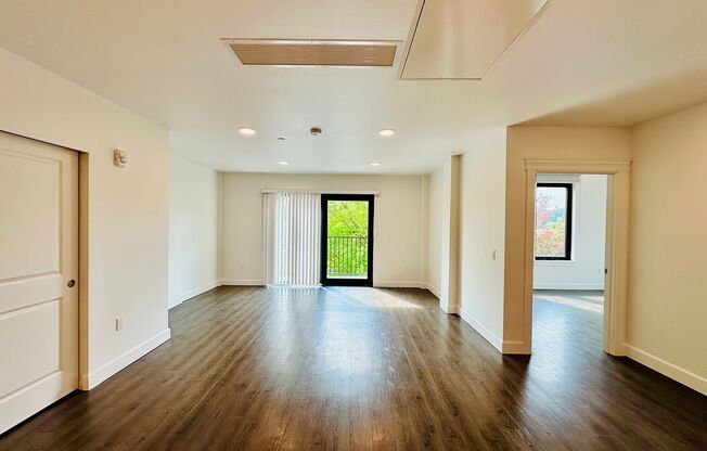 2 beds, 1 bath, 902 sqft, $2,750, Unit 410-315