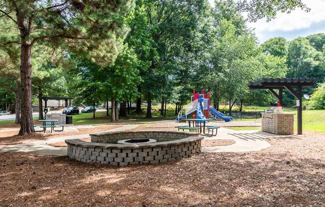 Outdoor Fire pit at Serene at Creekstone Apartments, Athens, GA, 30601