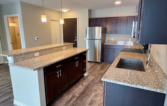 1 bed, 1 bath, 676 sqft, $1,425, Unit 323