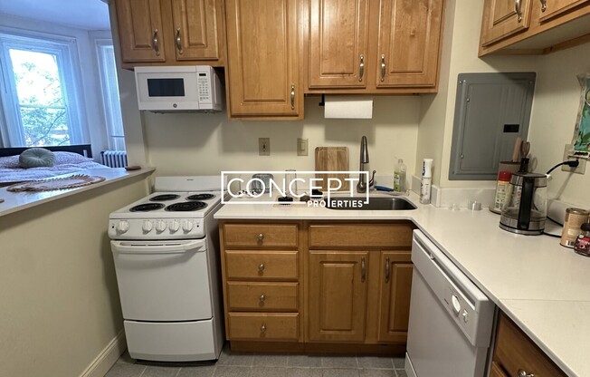 379 ALT COMMONWEALTH AVE