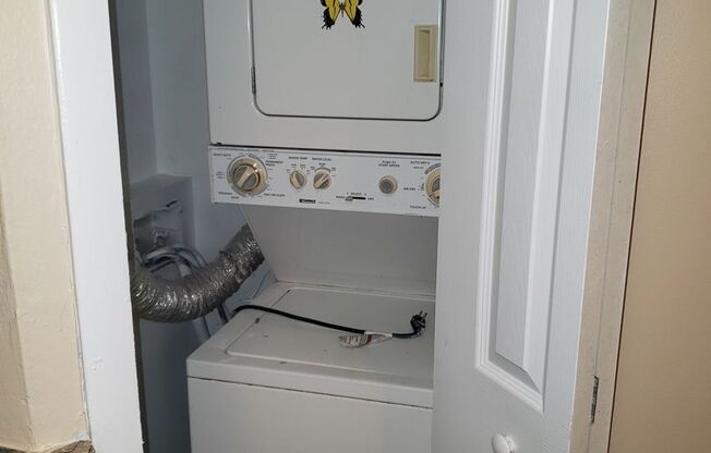 Nice and Spacious Condo 2Bed/1Bath