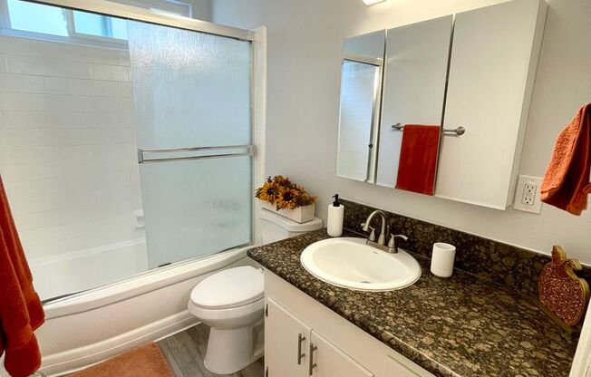 1 bed, 1 bath, $1,995, Unit 35