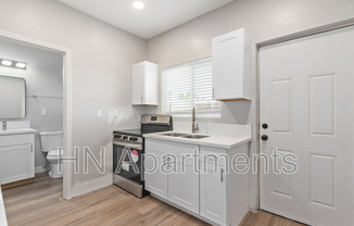 4121 N 33 DR