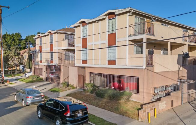 Dresser Complex