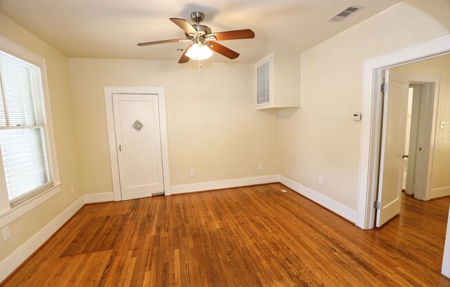 2 beds, 1 bath, $1,400