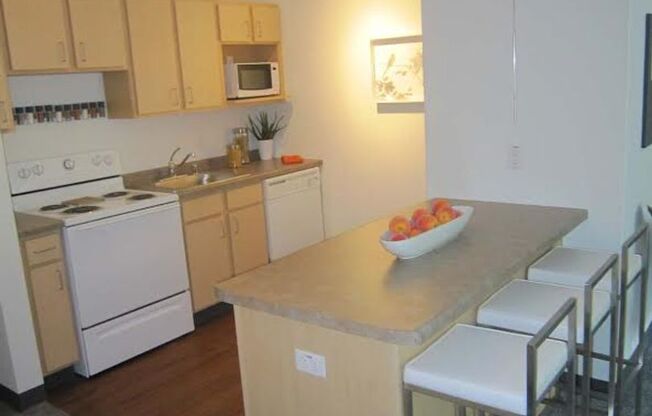 2 beds, 1 bath, 610 sqft, $2,409, Unit 1216-109