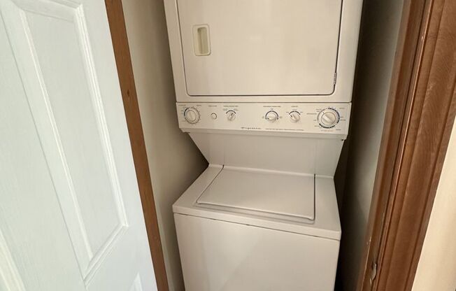 1 Bedroom 1 Bathroom Condo!