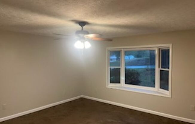 Tons of space and room to entertain!! Open House Available 12/06/25 @ 11:00Am until 11:30Am