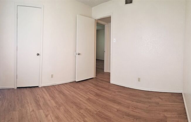 2 beds, 1 bath, $1,250