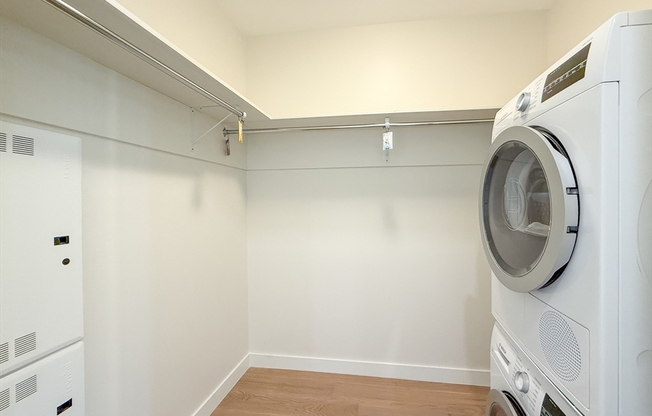 1 bed, 1 bath, 612 sqft, $4,200, Unit 24G