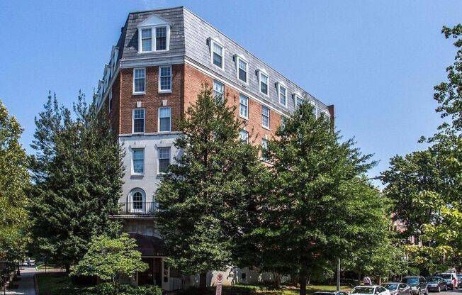 1880 COLUMBIA RD NW