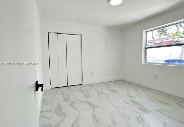 1445 NW 34 ST