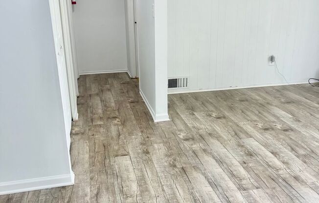 2 beds, 1 bath, 950 sqft, $1,295, Unit #303