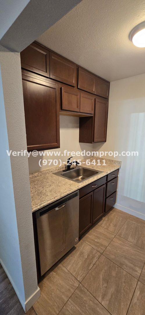 1300 N 21st St - Chateau
