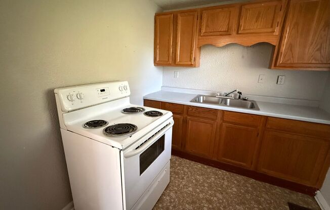 Charming 1 Bad/1 Bath Home Available Now! Storage Garage. Lawncare Included.