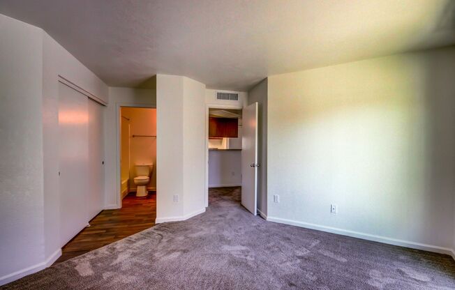 1 bed, 1 bath, 704 sqft, $1,200, Unit 156