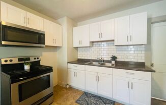 3 beds, 1 bath, $1,525, Unit 101 Bristol Street-2