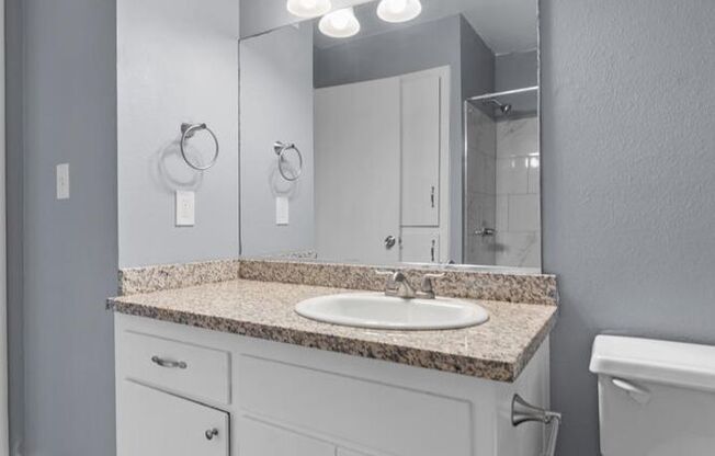 2 beds, 1 bath, 792 sqft, $1,350, Unit 711C5