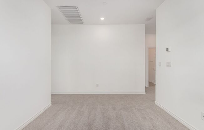 3 beds, 3 baths, $2,095