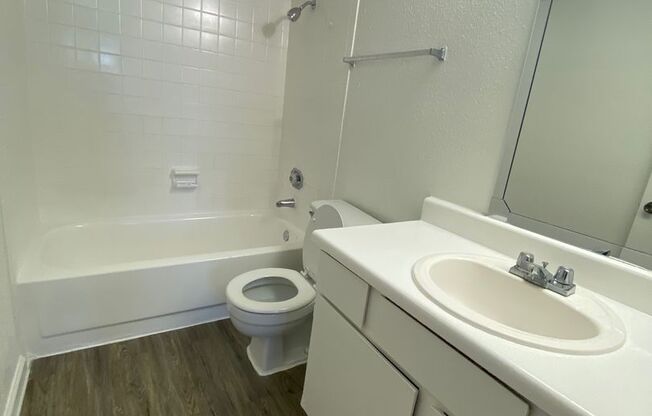 2 beds, 2 baths, 1,003 sqft, $1,050, Unit 1304