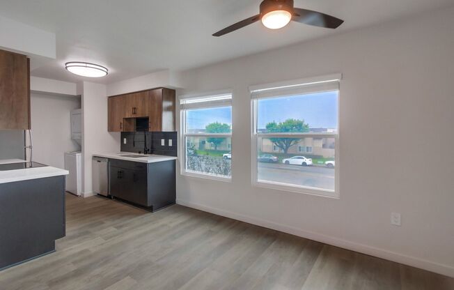 2 beds, 2 baths, 870 sqft, $2,995, Unit 4820-9