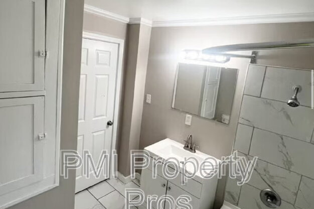 4678 N 49 ST