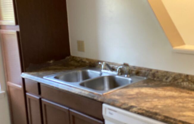 2 beds, 2 baths, $1,295, Unit Unit A
