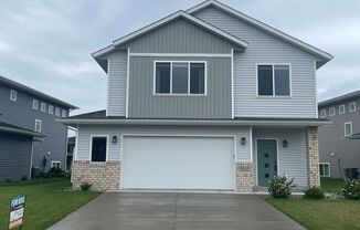 Spacious 4 Bed, 3 Bath Home in West Fargo