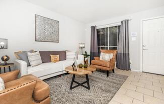 1 bed, 1 bath, 717 sqft, $899