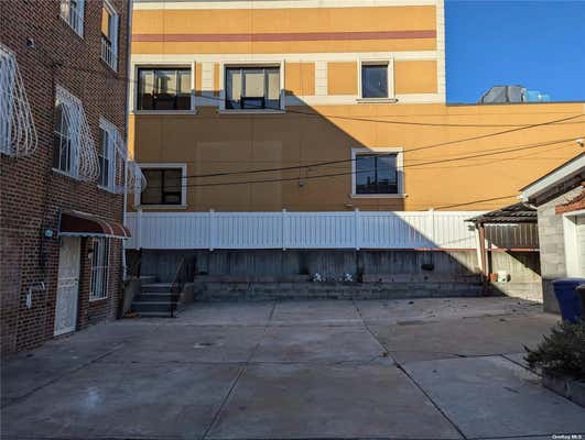 3 beds, 2 baths, $4,000, Unit 1ST FL