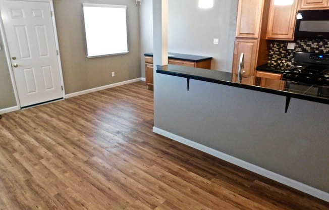 2 beds, 1 bath, $1,885, Unit Unit 3