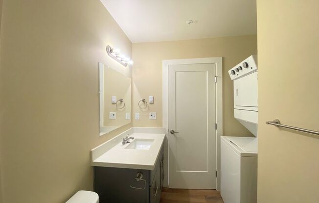 Studio, 1 bath, 404 sqft, $999, Unit E-106