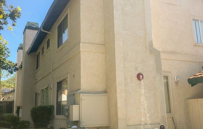 Very Nice 2 Bed/2.5 Bath Towhhome - Right across from Top rated Mission San Jose Elementary School