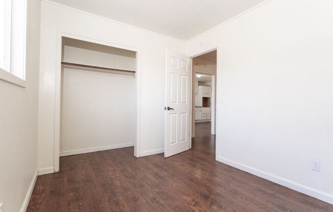 2 beds, 1 bath, $1,400, Unit 1816 HILE #C1