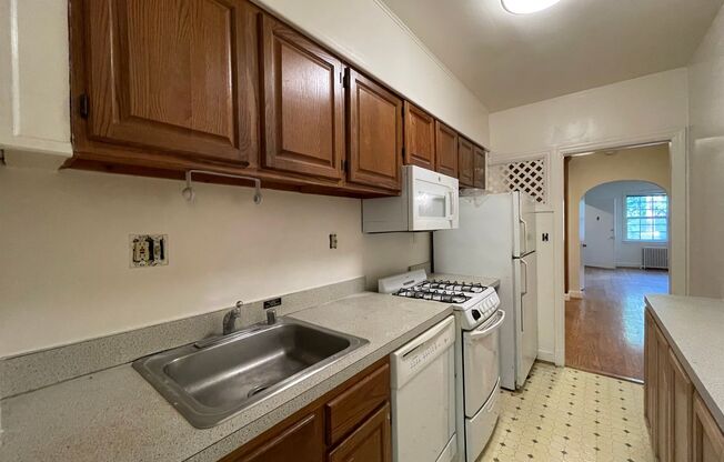 2 beds, 1 bath, 875 sqft, $2,450, Unit 3